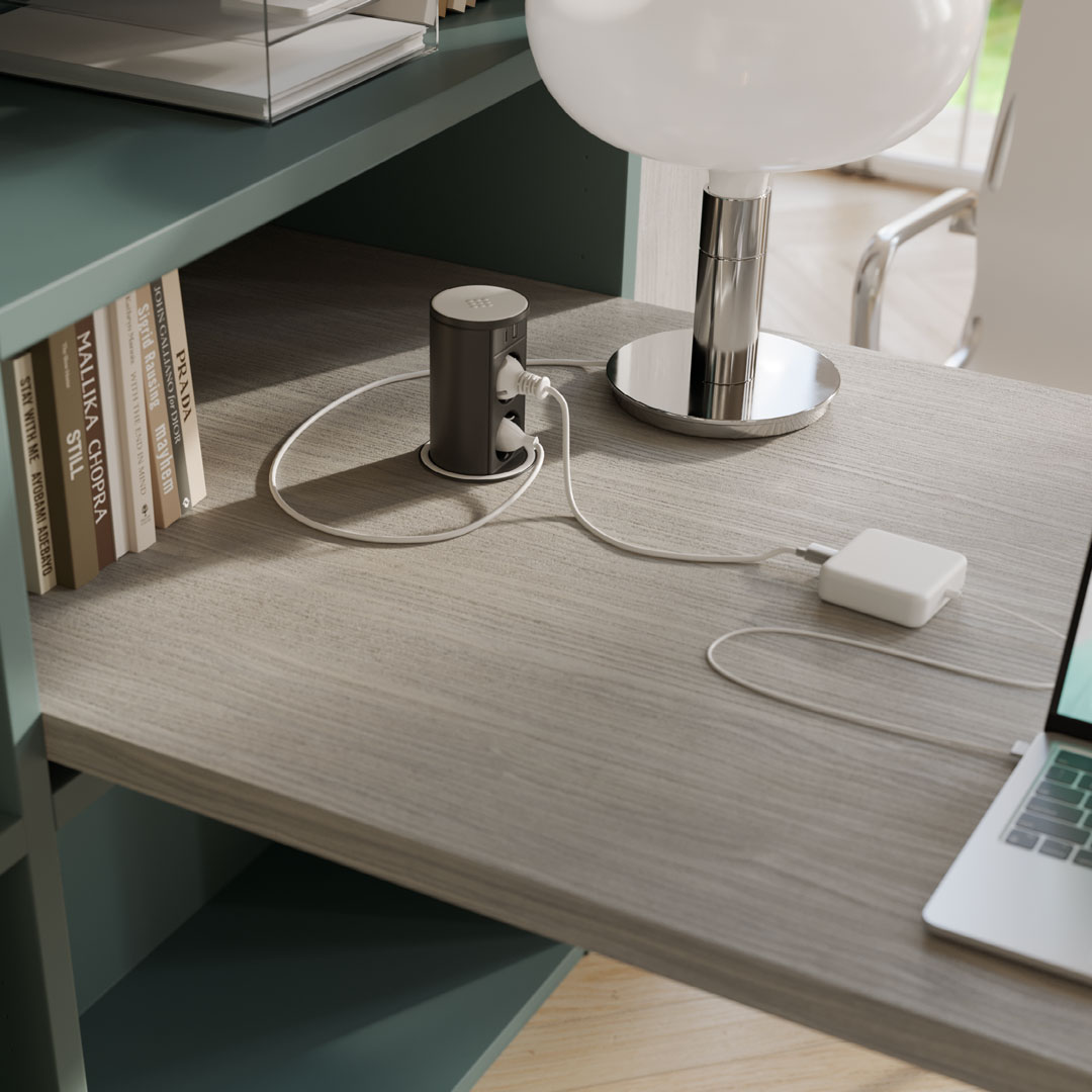 <strong>Built-in</strong> multi-socket tower